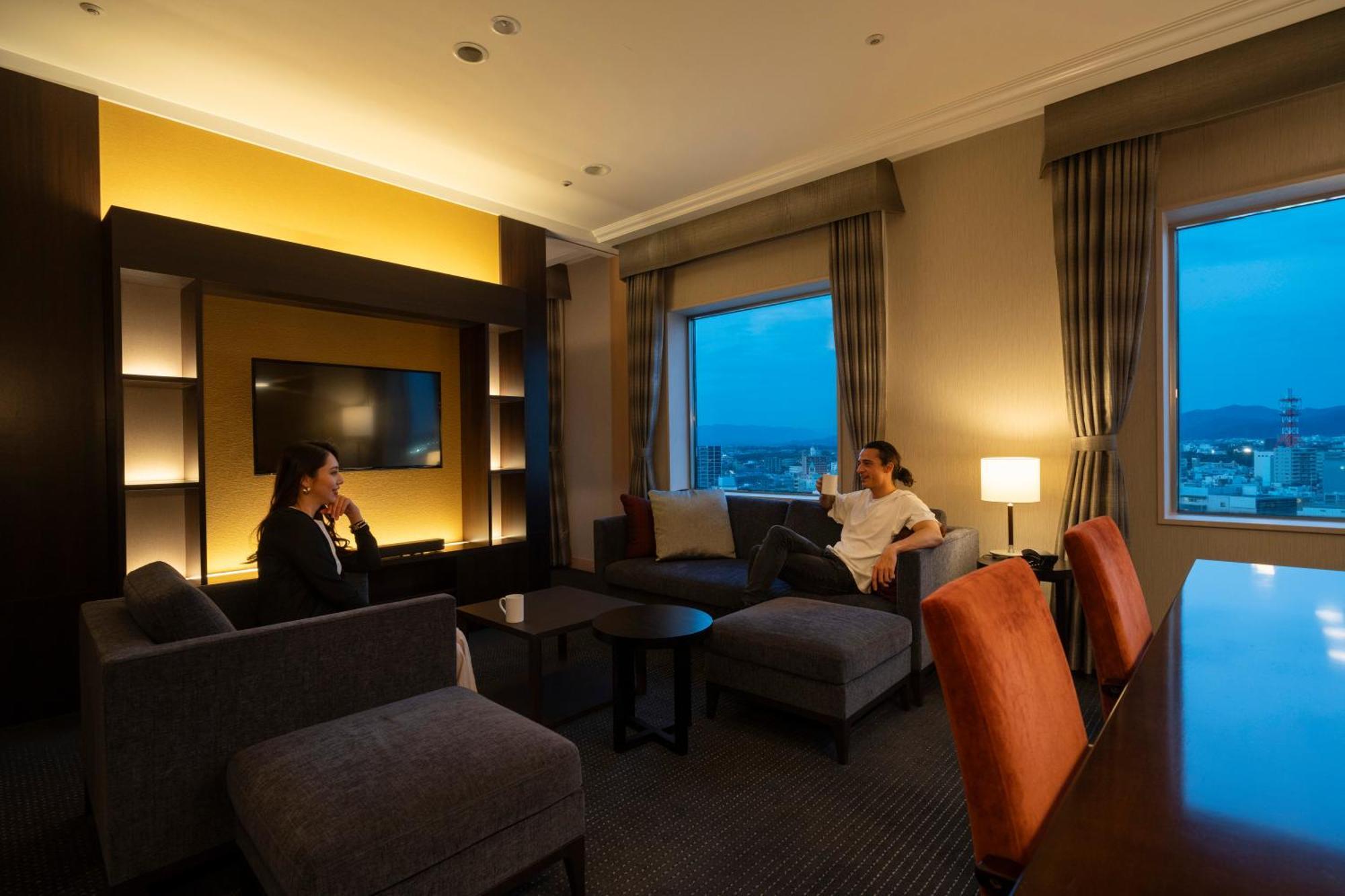 Hotel Associa Toyohashi Exteriör bild Club Lounge at the hotel