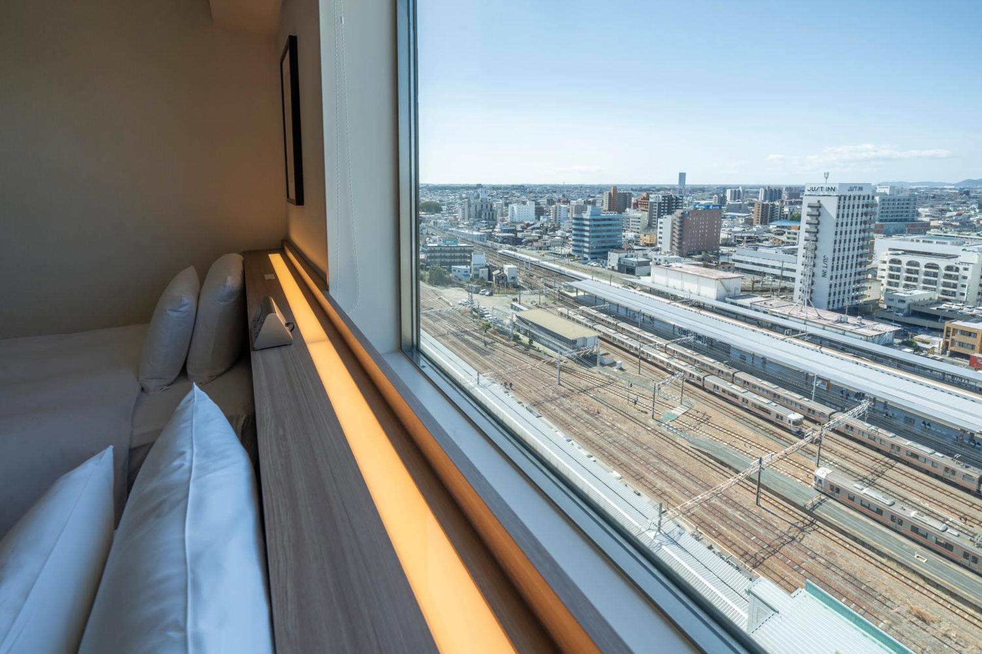 Hotel Associa Toyohashi Exteriör bild View from a room