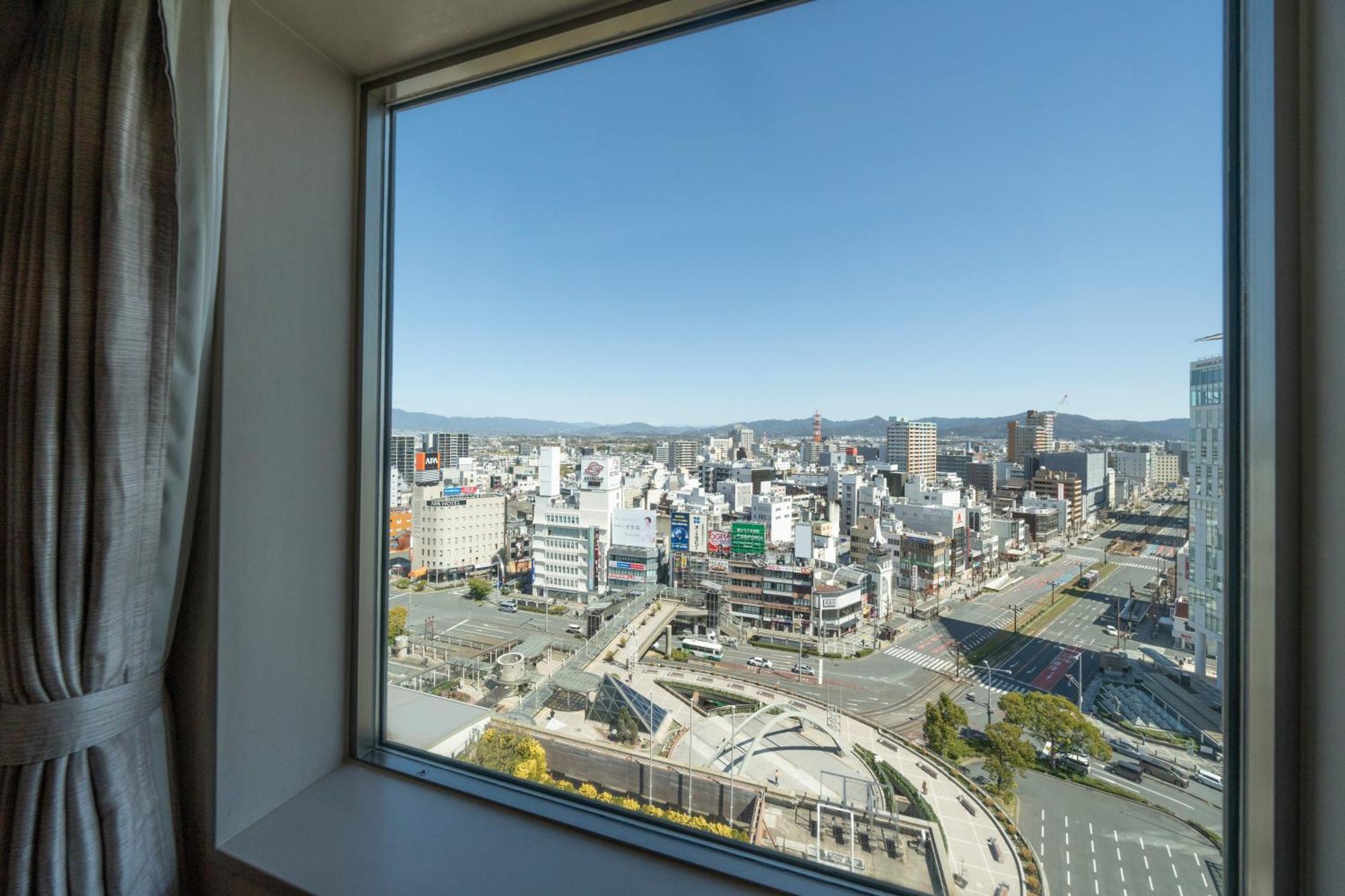 Hotel Associa Toyohashi Exteriör bild View from a window